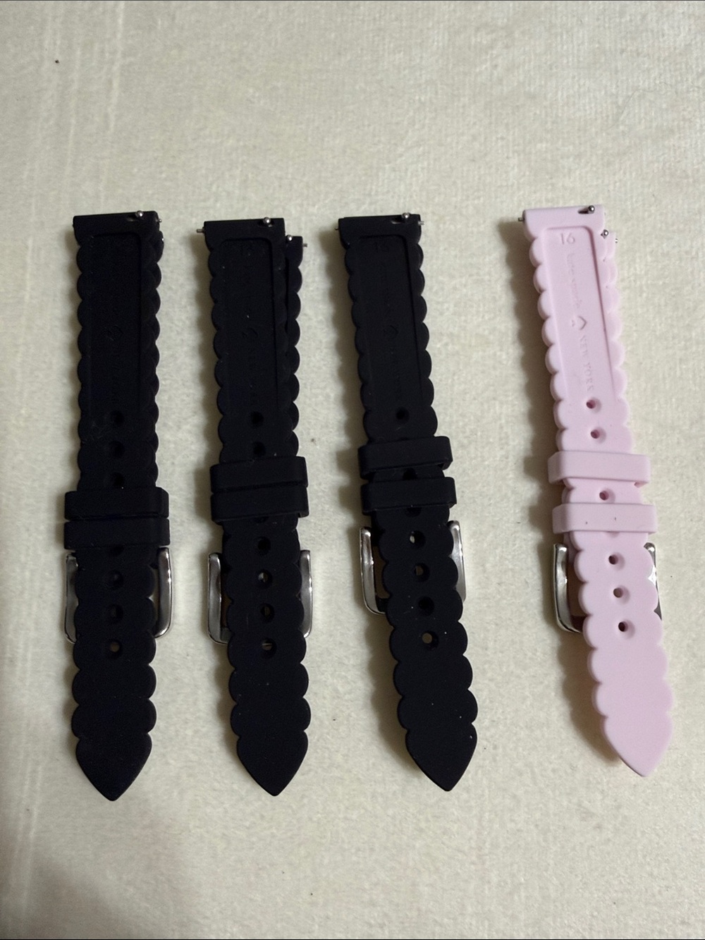 16mm kate spade Black and Pink Scalloped Silicone Watch Straps - Picture 2 of 8